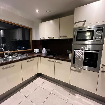 Bigkings Stylish 2 Bedroom Apartment With Free On Street Parking Manchester Extérieur photo