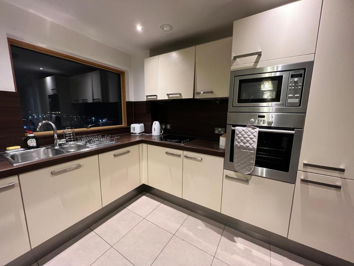 Bigkings Stylish 2 Bedroom Apartment With Free On Street Parking Manchester Extérieur photo