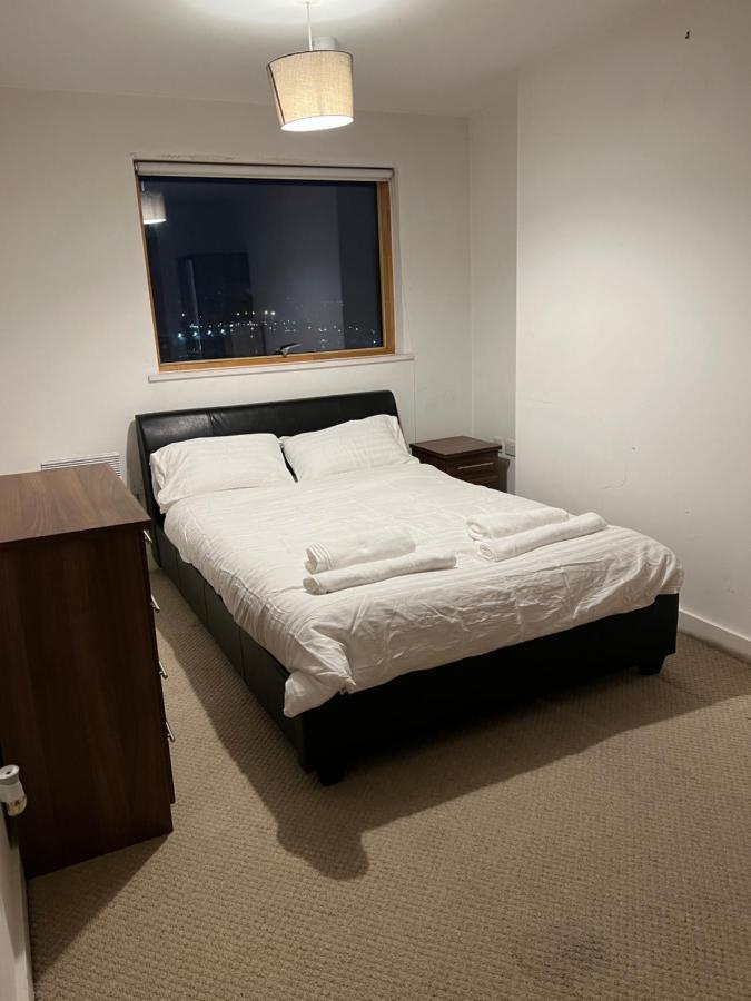 Bigkings Stylish 2 Bedroom Apartment With Free On Street Parking Manchester Extérieur photo